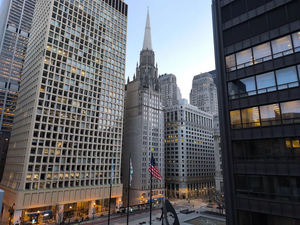 ChicagoSkyscraper09.webp
