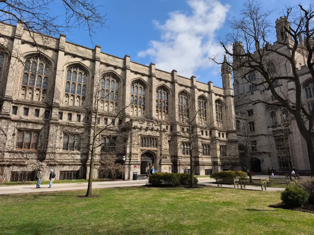 ChicagoUniversity04.webp
