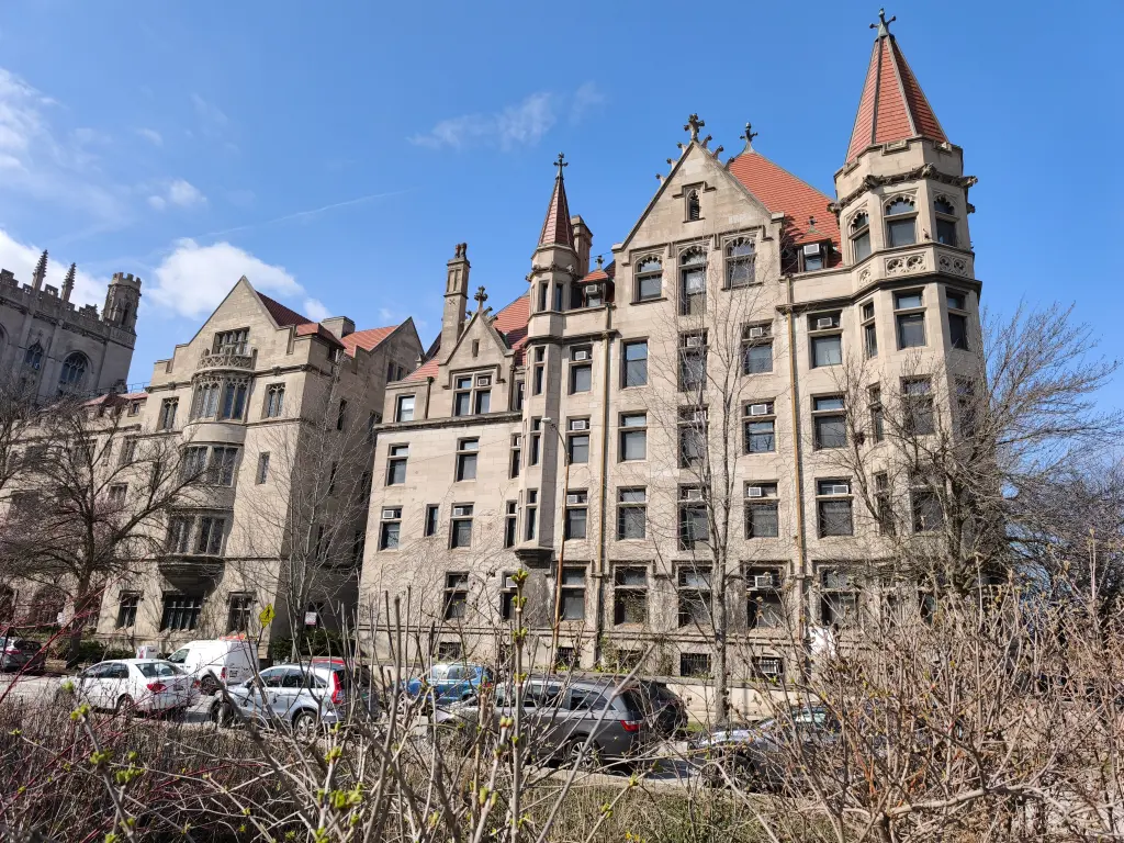 ChicagoUniversity07.webp